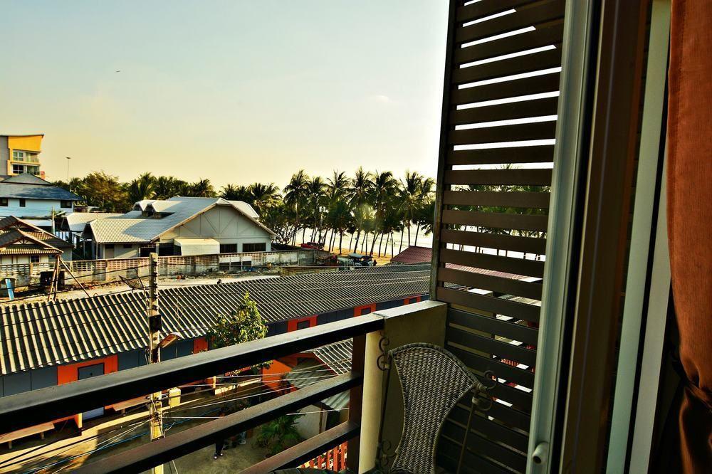 The Day Hotel Chonburi Exterior photo